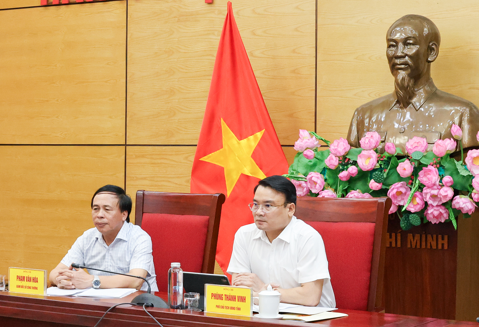 Anh-tin-bai